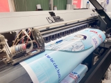 Khi nào nên chọn in UV thay vì in decal dán?