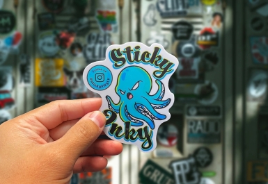 In và cắt decal theo hình – giải pháp linh hoạt cho tem nhãn sản phẩm