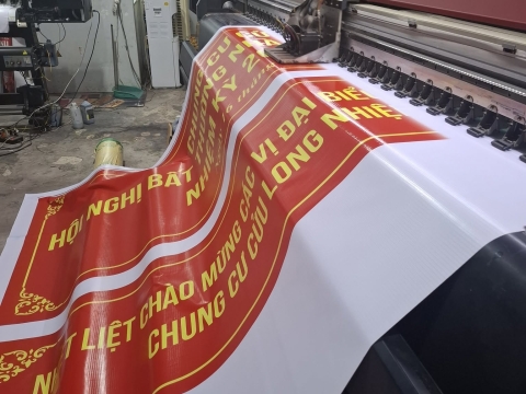 Bảng hiệu và bạt quảng cáo giúp tăng doanh số